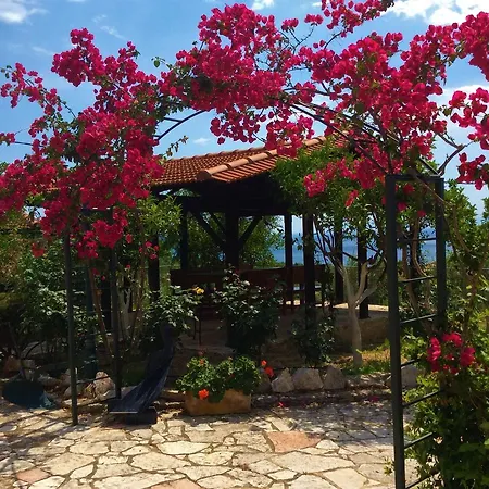 Santava House Kır Evi Akrogiali