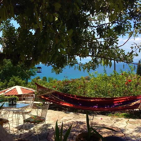 Santava House Séjour à la campagne Akrogiali