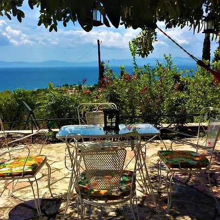 Santava House * Akrogiali